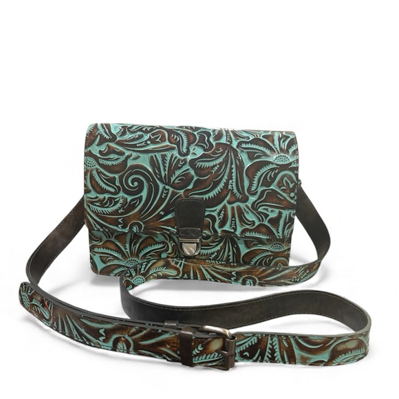 Patricia Nash Handbags - Patricia Nash Liana Multi-Pocket Crossbody NWT and Dust cover